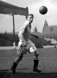Football Manchester City player Peter Doherty circa 1936. Pic via Mirrorpix.